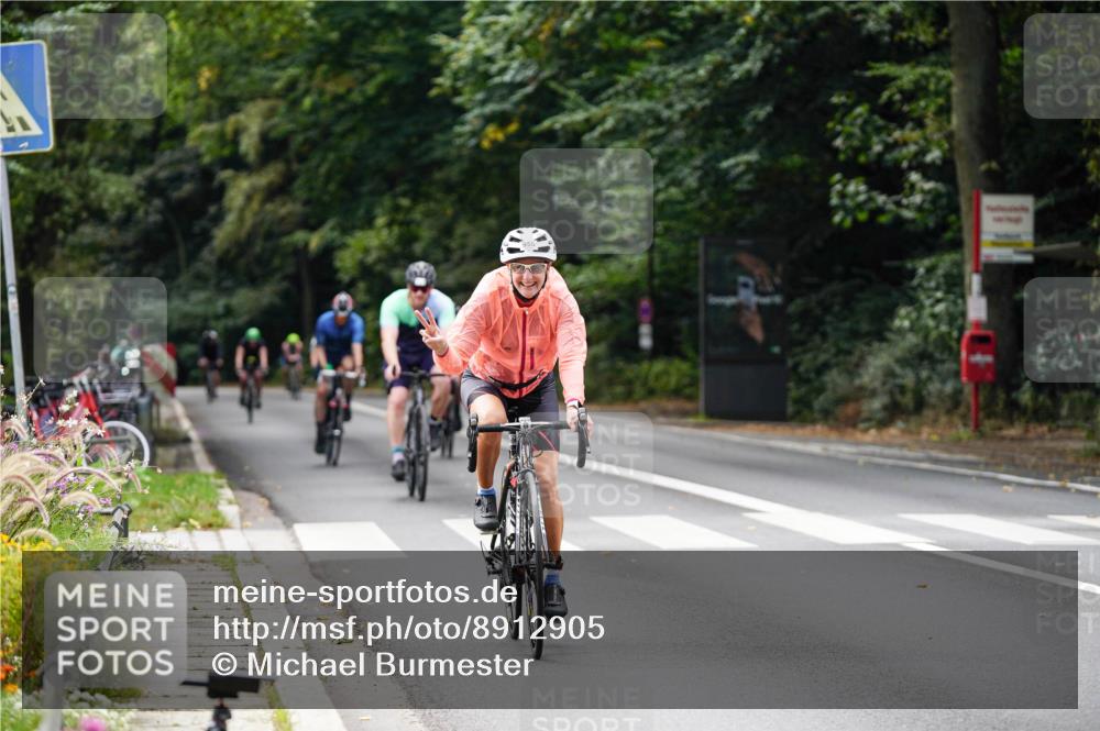 14.09.2025 - Stadtparktriathlon Michael Burmester http://msf.ph/oto/8912905 14.09.2025 11:47:01 Radfahren 937, 940, 955, 1069, 1073, 1110, 1120 meine-sportfotos.de