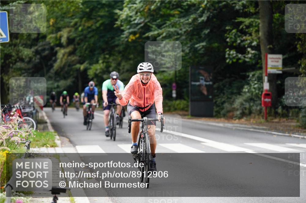 14.09.2025 - Stadtparktriathlon Michael Burmester http://msf.ph/oto/8912906 14.09.2025 11:47:01 Radfahren 937, 940, 955, 1069, 1073, 1110, 1120 meine-sportfotos.de