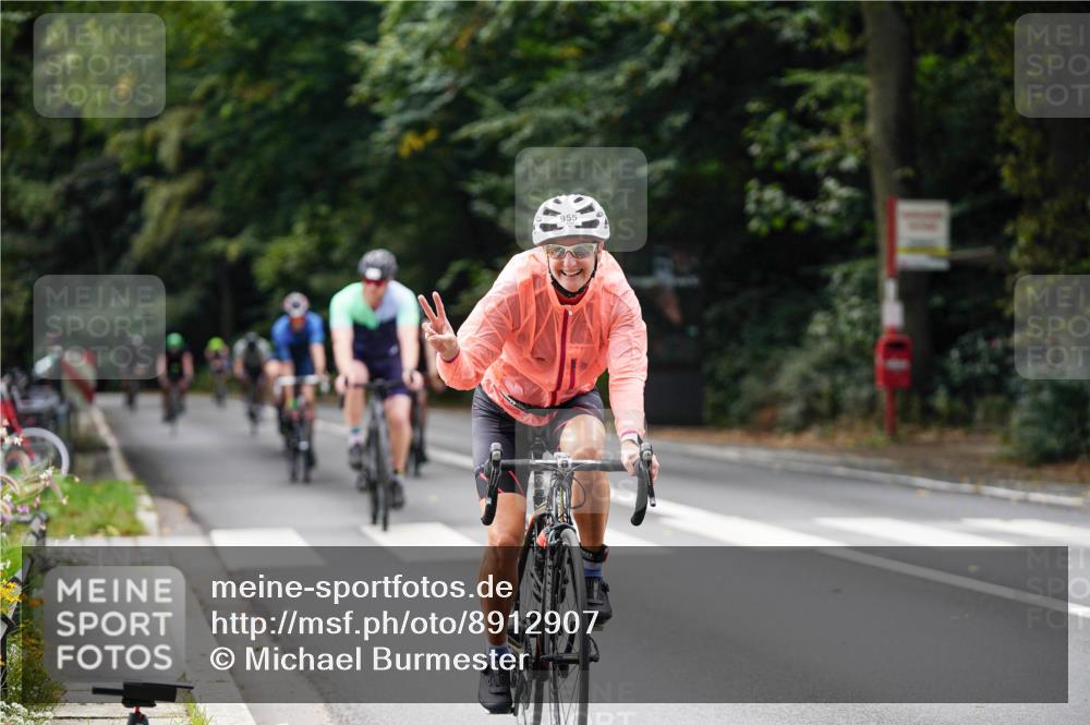 14.09.2025 - Stadtparktriathlon Michael Burmester http://msf.ph/oto/8912907 14.09.2025 11:47:01 Radfahren 937, 940, 955, 1069, 1073, 1110, 1120 meine-sportfotos.de