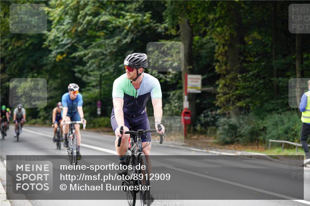 14.09.2025 - Stadtparktriathlon Michael Burmester http://msf.ph/oto/8912909 14.09.2025 11:47:03 Radfahren 937, 940, 955, 1060, 1069, 1073, 1091, 1110, 1120 meine-sportfotos.de