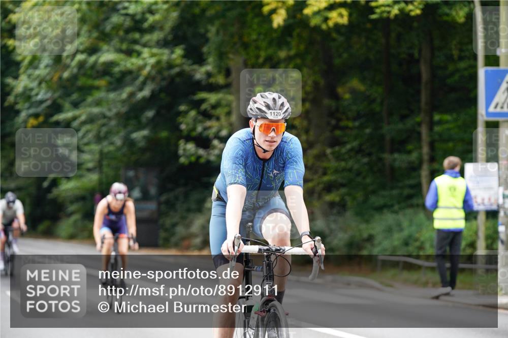 14.09.2025 - Stadtparktriathlon Michael Burmester http://msf.ph/oto/8912911 14.09.2025 11:47:04 Radfahren 937, 940, 955, 1060, 1069, 1073, 1091, 1110, 1120 meine-sportfotos.de