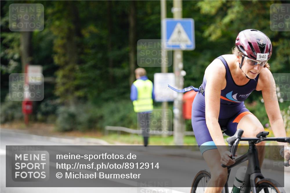 14.09.2025 - Stadtparktriathlon Michael Burmester http://msf.ph/oto/8912914 14.09.2025 11:47:06 Radfahren 937, 940, 955, 1060, 1069, 1073, 1091, 1110, 1120 meine-sportfotos.de