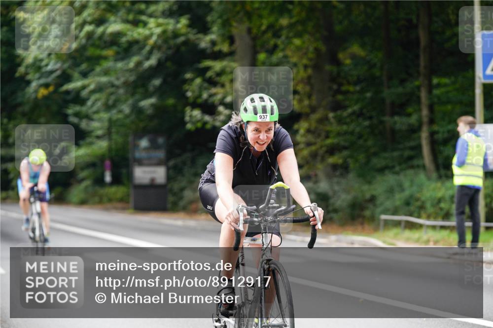 14.09.2025 - Stadtparktriathlon Michael Burmester http://msf.ph/oto/8912917 14.09.2025 11:47:08 Radfahren 937, 940, 998, 1060, 1069, 1073, 1091, 1110, 1120 meine-sportfotos.de