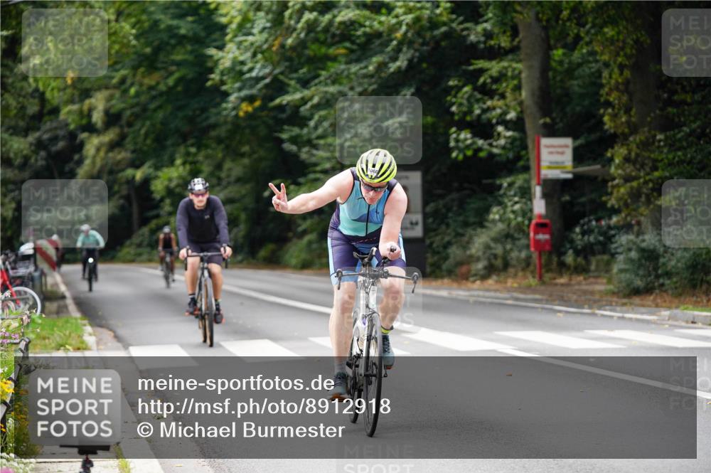14.09.2025 - Stadtparktriathlon Michael Burmester http://msf.ph/oto/8912918 14.09.2025 11:47:09 Radfahren 937, 940, 998, 1016, 1060, 1069, 1073, 1091, 1110, 1120 meine-sportfotos.de