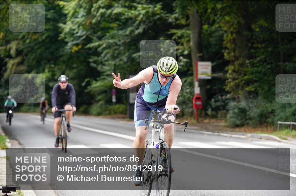14.09.2025 - Stadtparktriathlon Michael Burmester http://msf.ph/oto/8912919 14.09.2025 11:47:10 Radfahren 937, 940, 998, 1016, 1060, 1069, 1073, 1091, 1120 meine-sportfotos.de