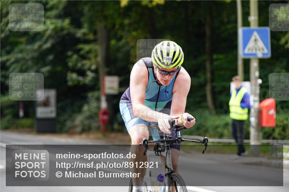 14.09.2025 - Stadtparktriathlon Michael Burmester http://msf.ph/oto/8912921 14.09.2025 11:47:10 Radfahren 937, 940, 998, 1016, 1060, 1069, 1073, 1091, 1120 meine-sportfotos.de