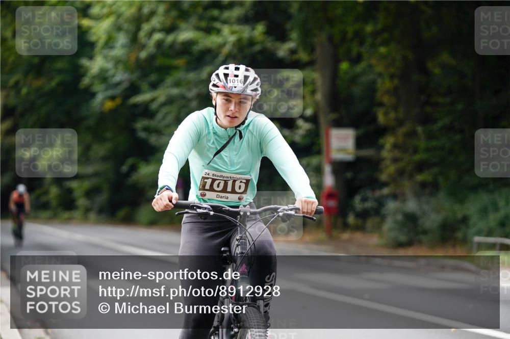 14.09.2025 - Stadtparktriathlon Michael Burmester http://msf.ph/oto/8912928 14.09.2025 11:47:17 Radfahren 998, 1016, 1036, 1091, 1095 meine-sportfotos.de