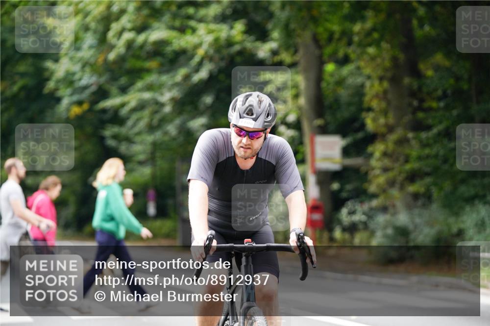 14.09.2025 - Stadtparktriathlon Michael Burmester http://msf.ph/oto/8912937 14.09.2025 11:47:30 Radfahren 1036, 1108 meine-sportfotos.de