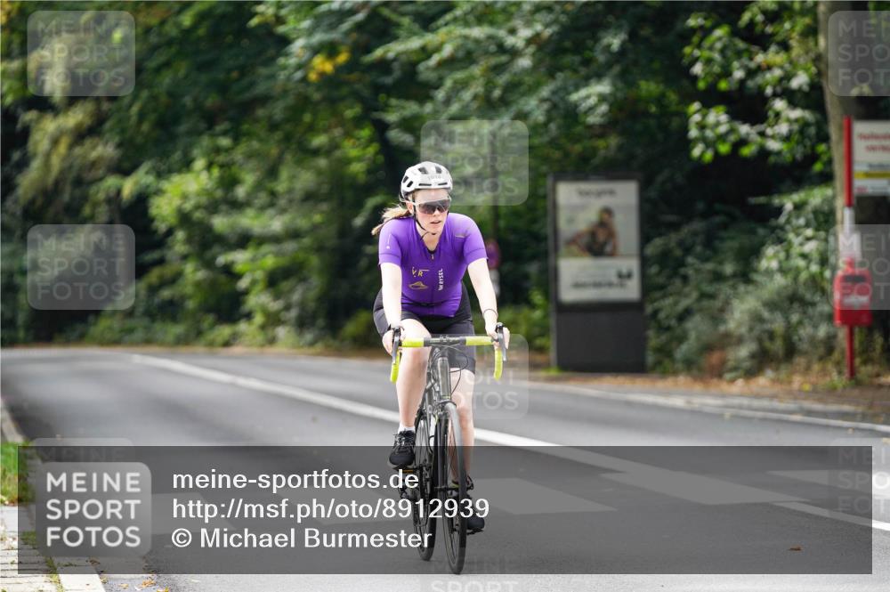 14.09.2025 - Stadtparktriathlon Michael Burmester http://msf.ph/oto/8912939 14.09.2025 11:47:38 Radfahren 1014 meine-sportfotos.de