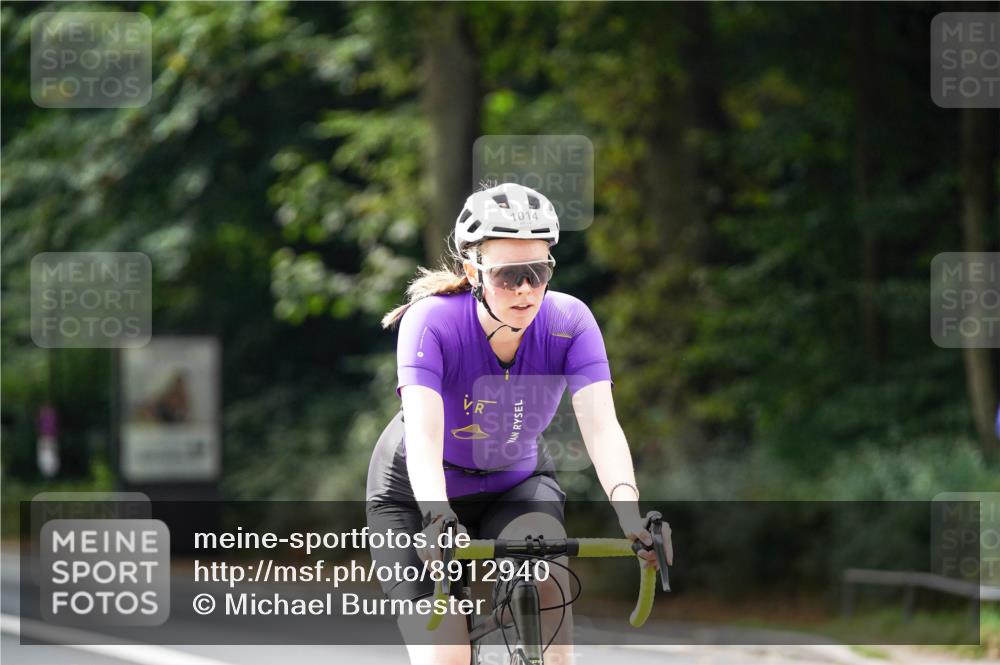 14.09.2025 - Stadtparktriathlon Michael Burmester http://msf.ph/oto/8912940 14.09.2025 11:47:39 Radfahren 1014 meine-sportfotos.de