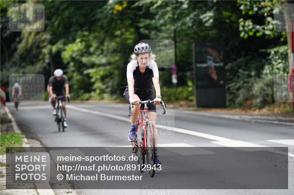 14.09.2025 - Stadtparktriathlon Michael Burmester http://msf.ph/oto/8912943 14.09.2025 11:47:52 Radfahren 949, 1056 meine-sportfotos.de