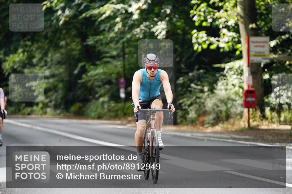 14.09.2025 - Stadtparktriathlon Michael Burmester http://msf.ph/oto/8912949 14.09.2025 11:48:00 Radfahren 952, 1049, 1056, 1116 meine-sportfotos.de