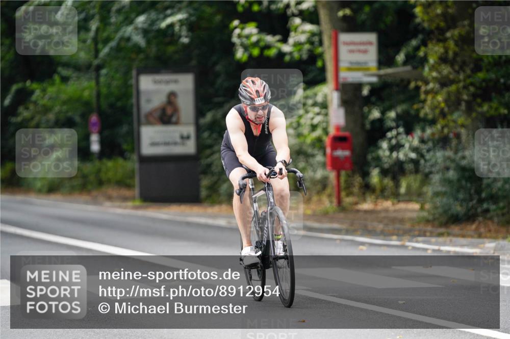 14.09.2025 - Stadtparktriathlon Michael Burmester http://msf.ph/oto/8912954 14.09.2025 11:48:06 Radfahren 927, 952, 960, 1049, 1088, 1116 meine-sportfotos.de