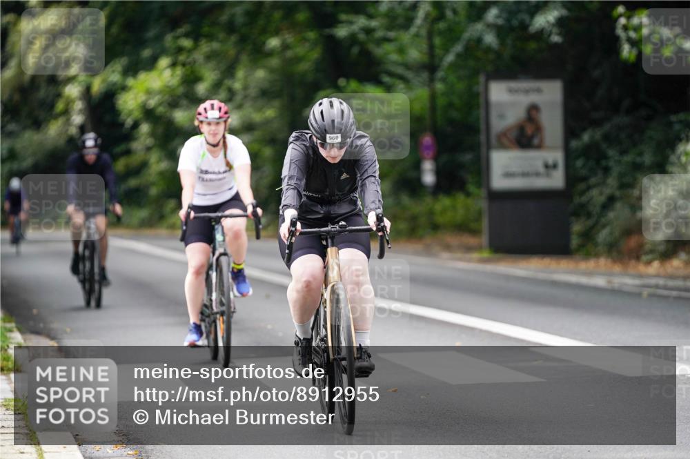 14.09.2025 - Stadtparktriathlon Michael Burmester http://msf.ph/oto/8912955 14.09.2025 11:48:07 Radfahren 927, 952, 960, 1006, 1049, 1088, 1116 meine-sportfotos.de
