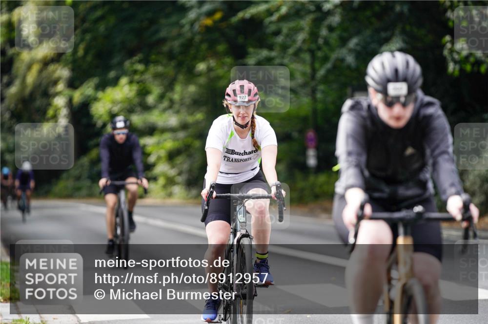 14.09.2025 - Stadtparktriathlon Michael Burmester http://msf.ph/oto/8912957 14.09.2025 11:48:08 Radfahren 927, 952, 960, 1006, 1088, 1116 meine-sportfotos.de