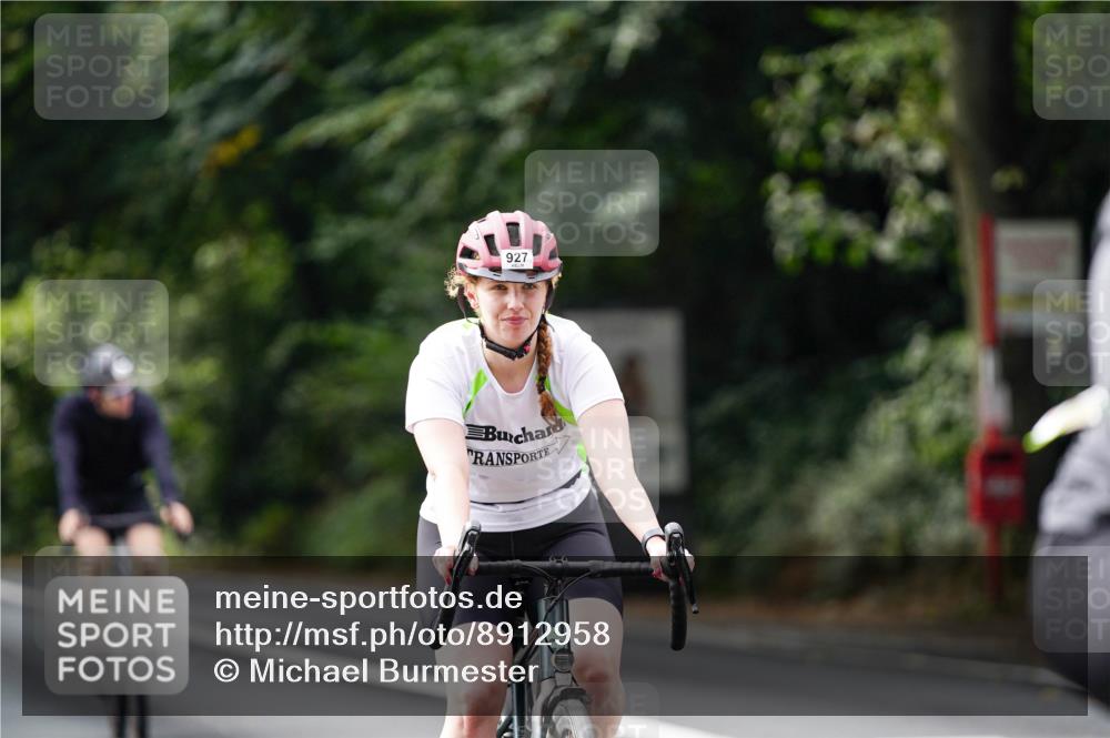 14.09.2025 - Stadtparktriathlon Michael Burmester http://msf.ph/oto/8912958 14.09.2025 11:48:09 Radfahren 927, 952, 960, 1006, 1088, 1116 meine-sportfotos.de