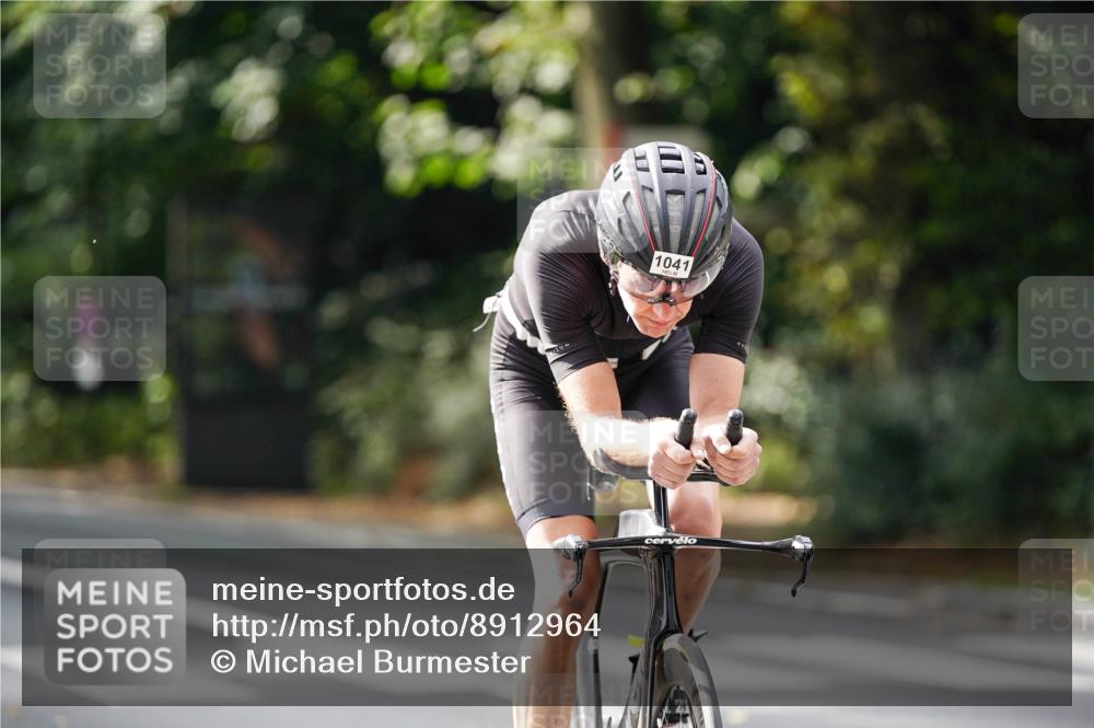 14.09.2025 - Stadtparktriathlon Michael Burmester http://msf.ph/oto/8912964 14.09.2025 11:48:19 Radfahren 968, 1006, 1035, 1041, 1053, 1089 meine-sportfotos.de