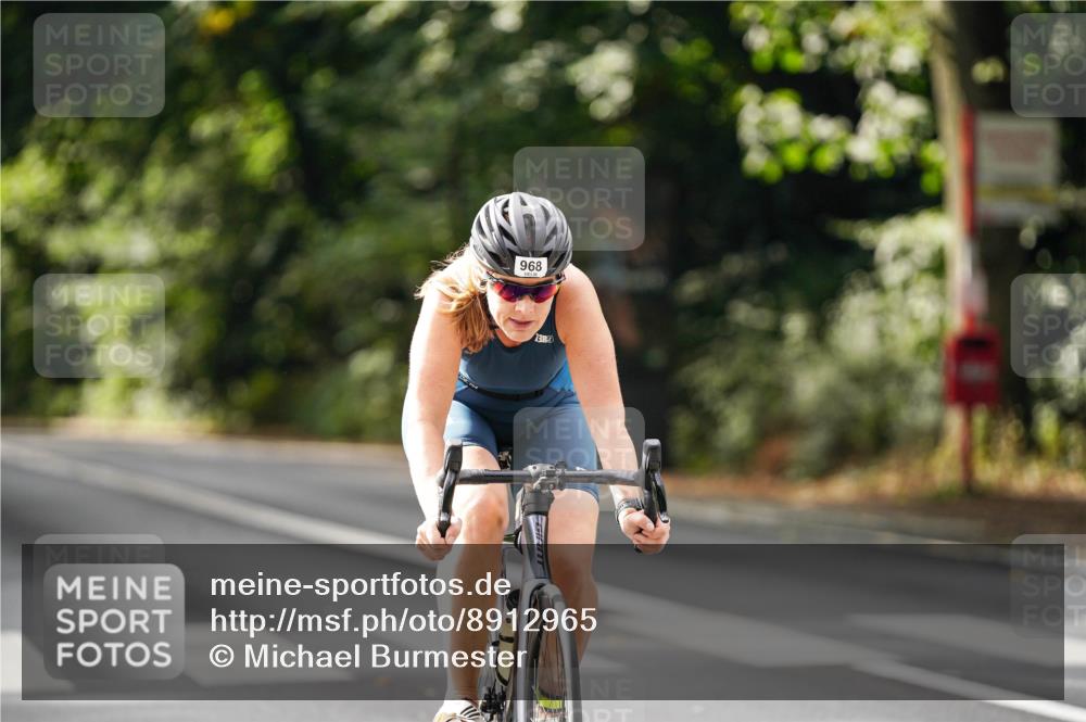 14.09.2025 - Stadtparktriathlon Michael Burmester http://msf.ph/oto/8912965 14.09.2025 11:48:21 Radfahren 964, 968, 1006, 1035, 1041, 1053, 1089 meine-sportfotos.de