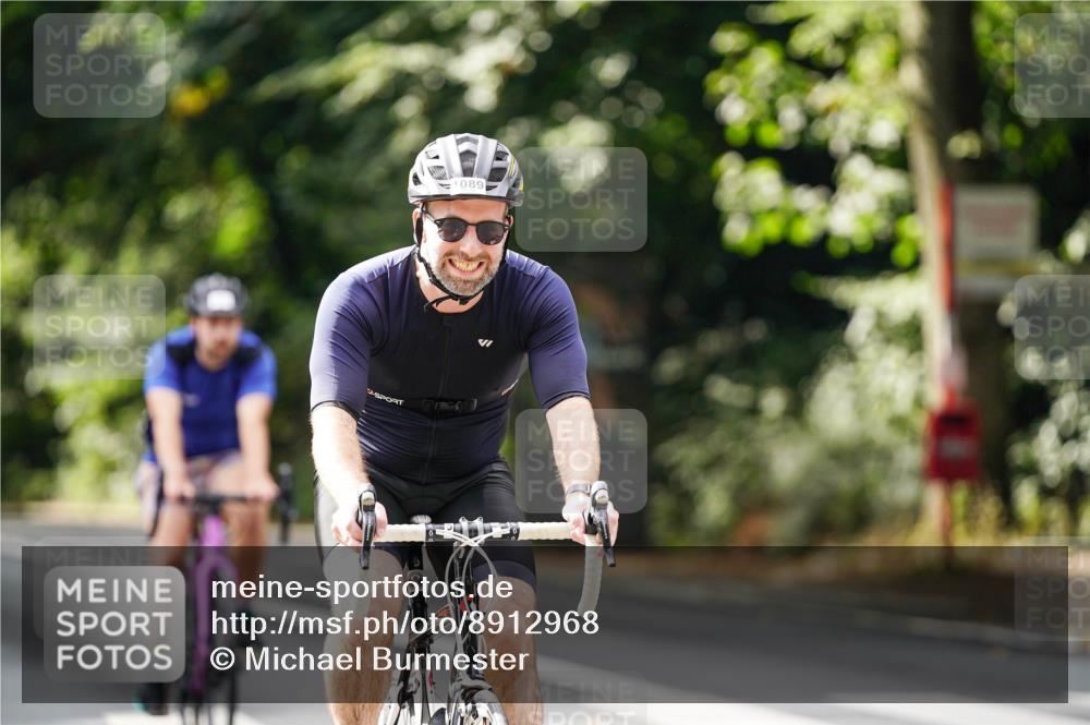 14.09.2025 - Stadtparktriathlon Michael Burmester http://msf.ph/oto/8912968 14.09.2025 11:48:24 Radfahren 964, 967, 968, 1035, 1041, 1053, 1089 meine-sportfotos.de