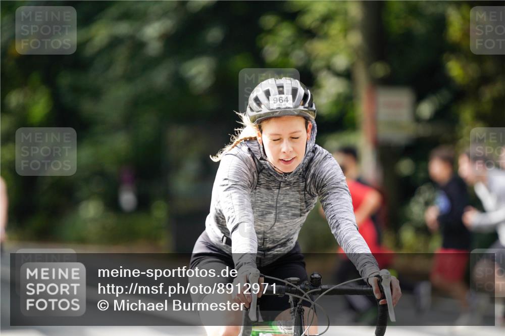 14.09.2025 - Stadtparktriathlon Michael Burmester http://msf.ph/oto/8912971 14.09.2025 11:48:28 Radfahren 964, 967, 968, 1053, 1089 meine-sportfotos.de