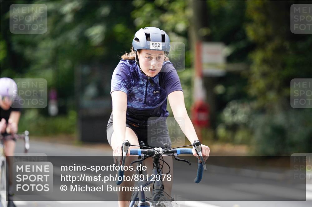 14.09.2025 - Stadtparktriathlon Michael Burmester http://msf.ph/oto/8912978 14.09.2025 11:48:41 Radfahren 950, 951, 992, 1022, 1071 meine-sportfotos.de