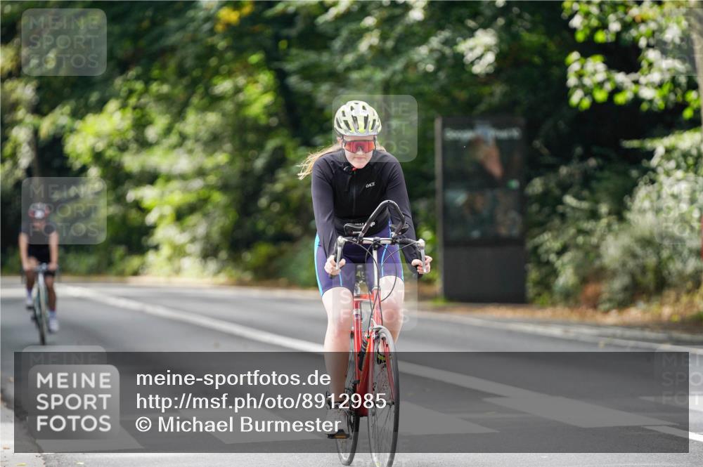 14.09.2025 - Stadtparktriathlon Michael Burmester http://msf.ph/oto/8912985 14.09.2025 11:48:53 Radfahren 929, 957, 1019, 1022 meine-sportfotos.de