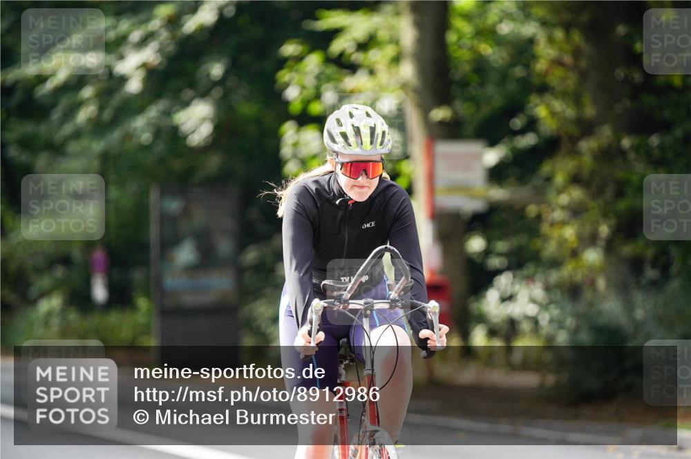 14.09.2025 - Stadtparktriathlon Michael Burmester http://msf.ph/oto/8912986 14.09.2025 11:48:54 Radfahren 929, 957, 1019, 1022 meine-sportfotos.de