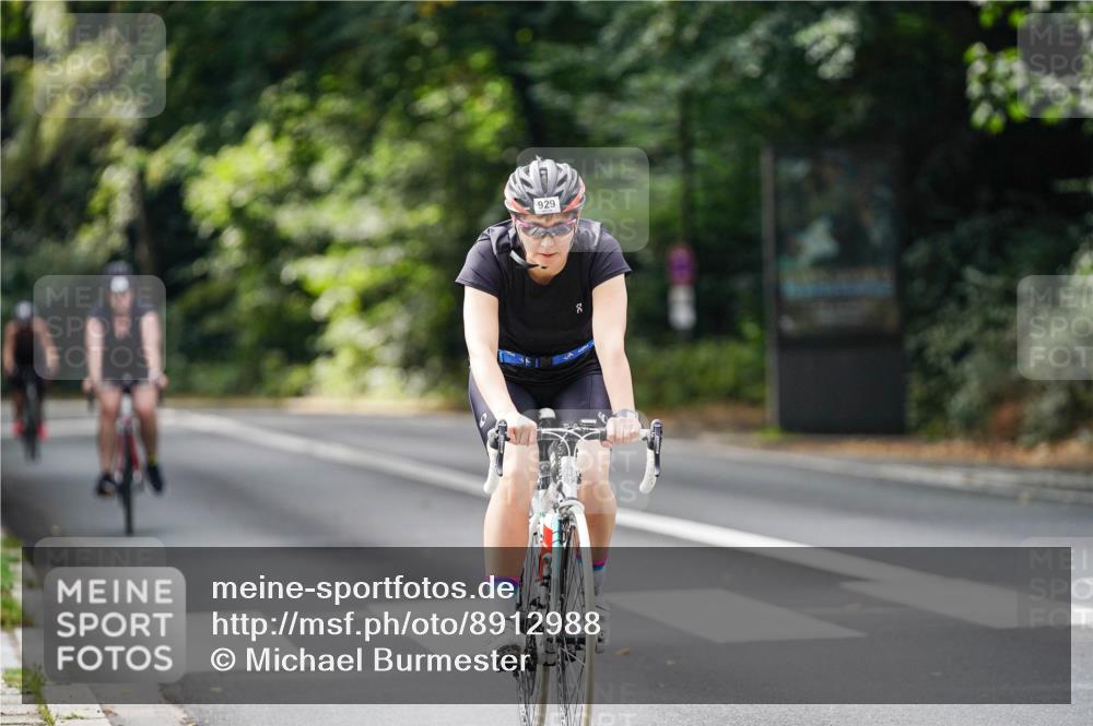 14.09.2025 - Stadtparktriathlon Michael Burmester http://msf.ph/oto/8912988 14.09.2025 11:48:57 Radfahren 929, 942, 957, 1019 meine-sportfotos.de