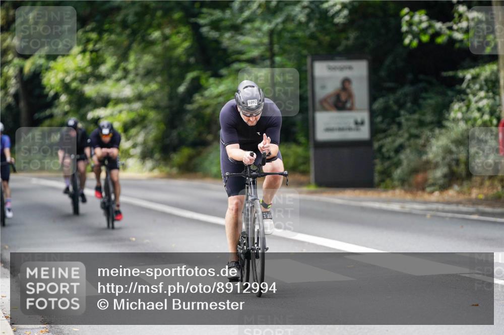 14.09.2025 - Stadtparktriathlon Michael Burmester http://msf.ph/oto/8912994 14.09.2025 11:49:05 Radfahren 942, 945, 957, 966, 1072, 1076, 1092 meine-sportfotos.de
