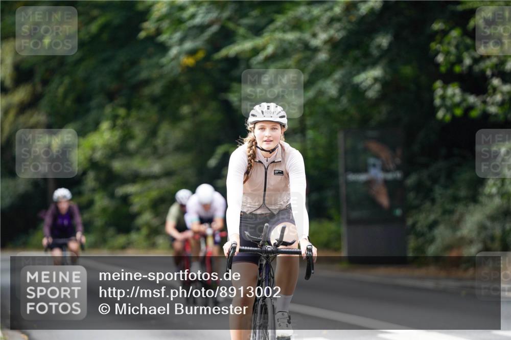 14.09.2025 - Stadtparktriathlon Michael Burmester http://msf.ph/oto/8913002 14.09.2025 11:49:16 Radfahren 945, 966, 1001, 1002, 1076, 1082, 1113 meine-sportfotos.de
