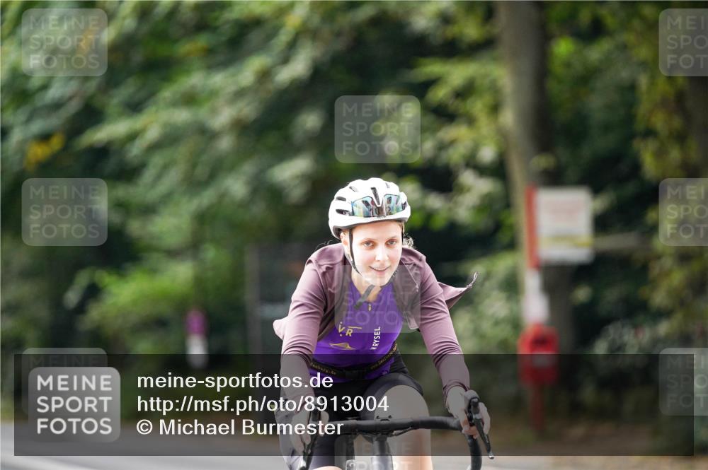 14.09.2025 - Stadtparktriathlon Michael Burmester http://msf.ph/oto/8913004 14.09.2025 11:49:20 Radfahren 972, 1001, 1002, 1023, 1082, 1113 meine-sportfotos.de