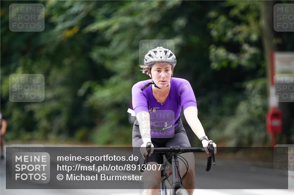 14.09.2025 - Stadtparktriathlon Michael Burmester http://msf.ph/oto/8913007 14.09.2025 11:49:25 Radfahren 930, 948, 972, 1002, 1023, 1050, 1082 meine-sportfotos.de