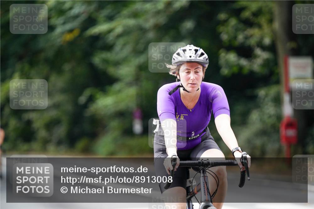 14.09.2025 - Stadtparktriathlon Michael Burmester http://msf.ph/oto/8913008 14.09.2025 11:49:25 Radfahren 930, 948, 972, 1002, 1023, 1050, 1082 meine-sportfotos.de