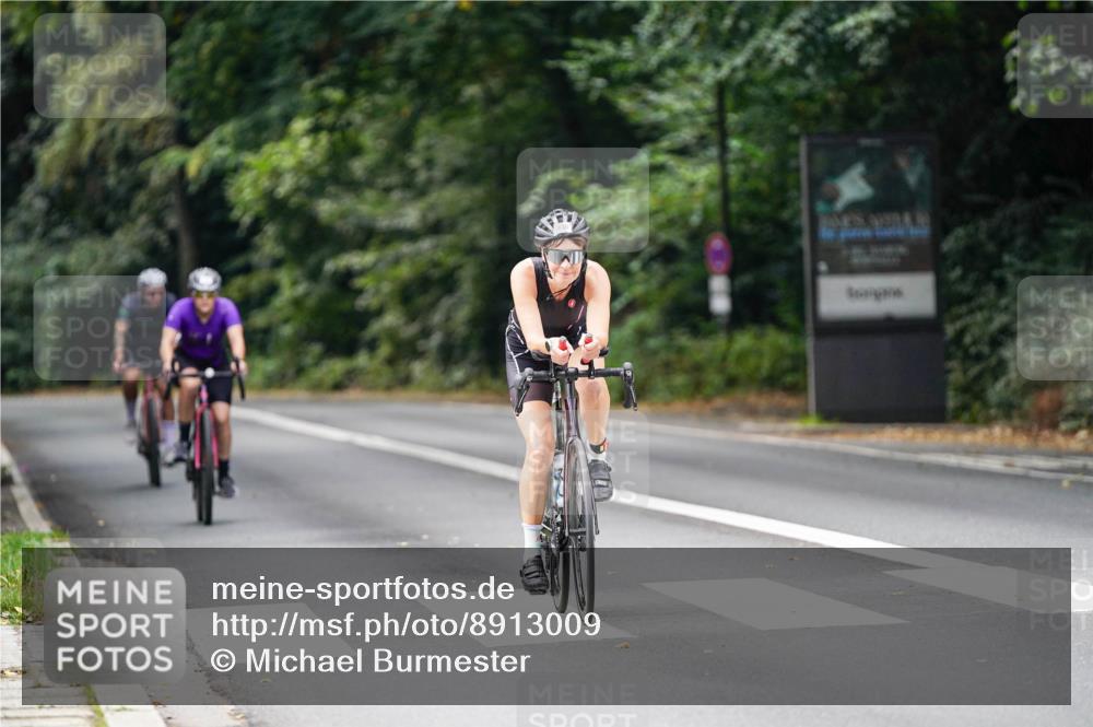 14.09.2025 - Stadtparktriathlon Michael Burmester http://msf.ph/oto/8913009 14.09.2025 11:49:27 Radfahren 930, 948, 972, 1023, 1050 meine-sportfotos.de