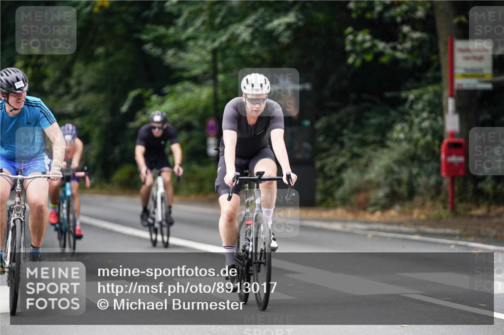14.09.2025 - Stadtparktriathlon Michael Burmester http://msf.ph/oto/8913017 14.09.2025 11:49:42 Radfahren 1015, 1061, 1098, 1119 meine-sportfotos.de