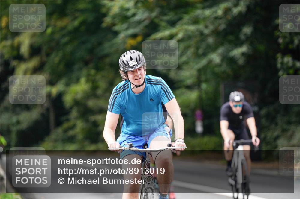 14.09.2025 - Stadtparktriathlon Michael Burmester http://msf.ph/oto/8913019 14.09.2025 11:49:43 Radfahren 1015, 1061, 1098, 1119 meine-sportfotos.de