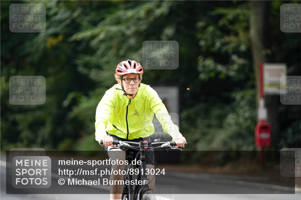 14.09.2025 - Stadtparktriathlon Michael Burmester http://msf.ph/oto/8913024 14.09.2025 11:49:58 Radfahren 979, 1007, 1084, 1103 meine-sportfotos.de