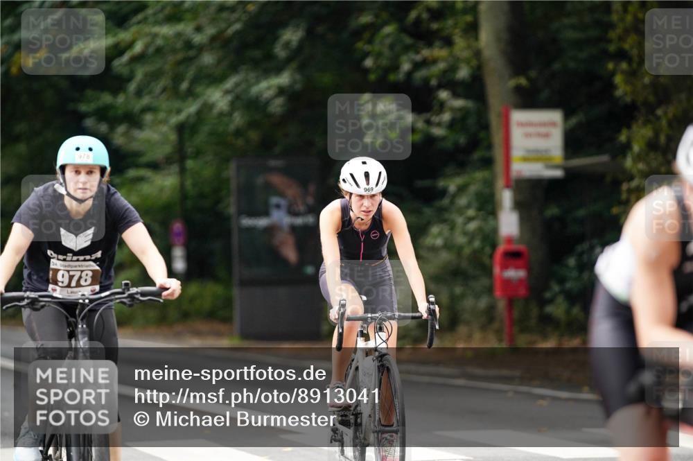 14.09.2025 - Stadtparktriathlon Michael Burmester http://msf.ph/oto/8913041 14.09.2025 11:50:13 Radfahren 935, 958, 969, 978, 1075, 1077, 1121 meine-sportfotos.de
