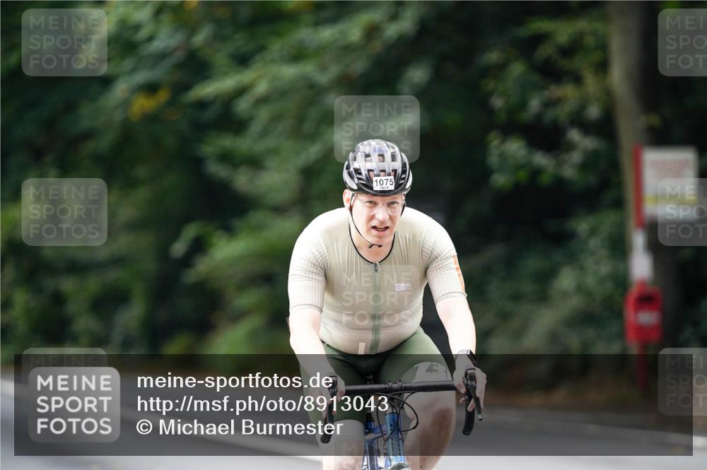 14.09.2025 - Stadtparktriathlon Michael Burmester http://msf.ph/oto/8913043 14.09.2025 11:50:16 Radfahren 934, 935, 969, 978, 1075, 1077 meine-sportfotos.de