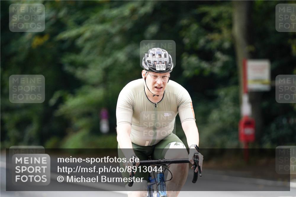 14.09.2025 - Stadtparktriathlon Michael Burmester http://msf.ph/oto/8913044 14.09.2025 11:50:16 Radfahren 934, 935, 969, 978, 1075, 1077 meine-sportfotos.de