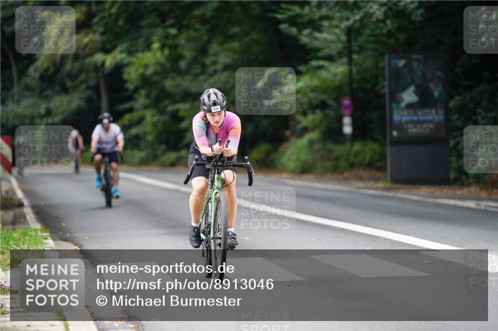 14.09.2025 - Stadtparktriathlon Michael Burmester http://msf.ph/oto/8913046 14.09.2025 11:50:20 Radfahren 934, 969, 978, 1068, 1075 meine-sportfotos.de
