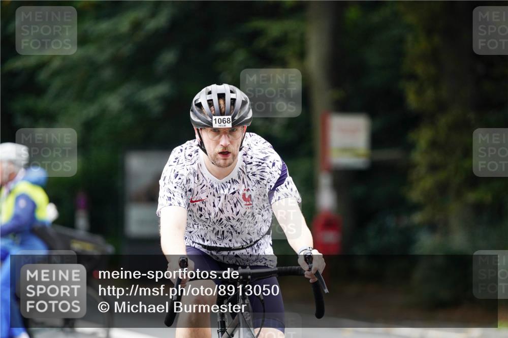 14.09.2025 - Stadtparktriathlon Michael Burmester http://msf.ph/oto/8913050 14.09.2025 11:50:25 Radfahren 934, 941, 1068 meine-sportfotos.de
