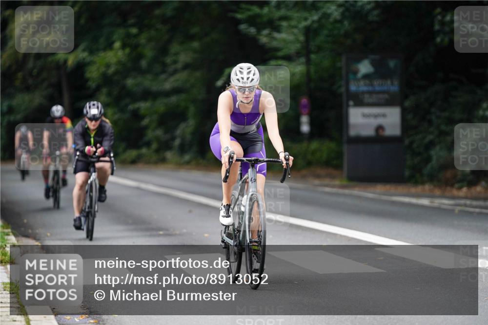 14.09.2025 - Stadtparktriathlon Michael Burmester http://msf.ph/oto/8913052 14.09.2025 11:50:31 Radfahren 941, 970, 1066, 1068 meine-sportfotos.de