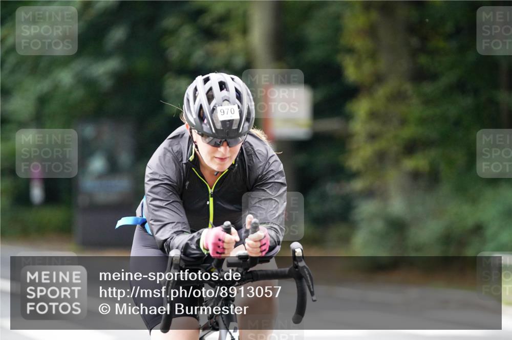 14.09.2025 - Stadtparktriathlon Michael Burmester http://msf.ph/oto/8913057 14.09.2025 11:50:34 Radfahren 941, 970, 990, 1066 meine-sportfotos.de