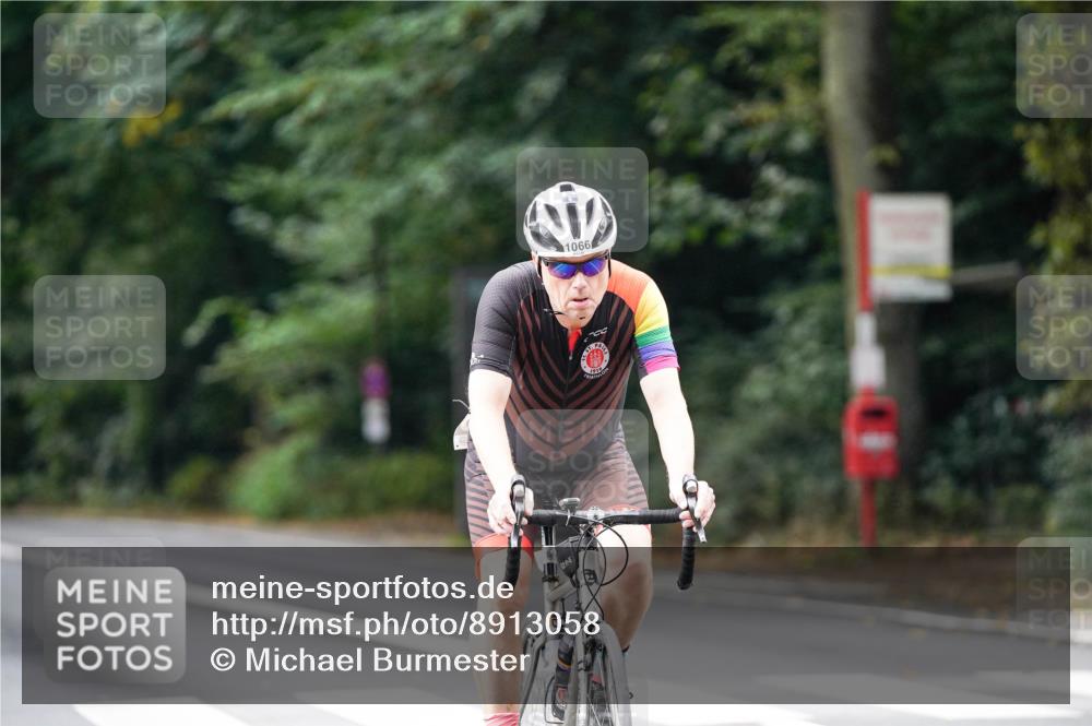 14.09.2025 - Stadtparktriathlon Michael Burmester http://msf.ph/oto/8913058 14.09.2025 11:50:35 Radfahren 941, 970, 990, 1066, 1109 meine-sportfotos.de