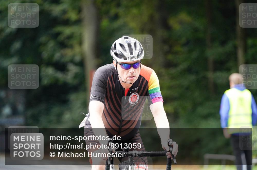 14.09.2025 - Stadtparktriathlon Michael Burmester http://msf.ph/oto/8913059 14.09.2025 11:50:36 Radfahren 941, 970, 990, 1066, 1109 meine-sportfotos.de
