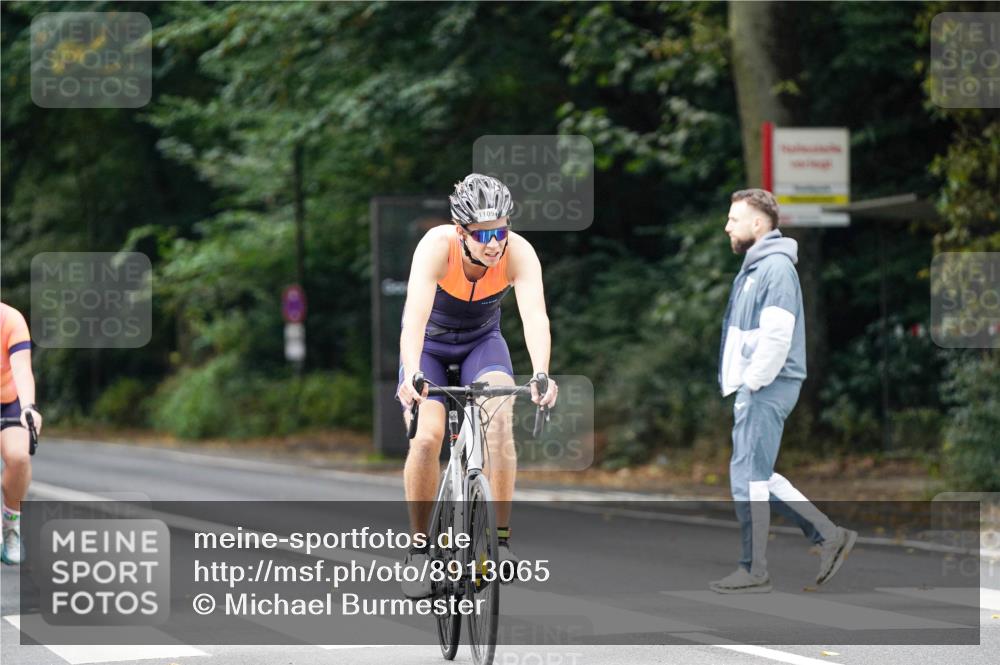 14.09.2025 - Stadtparktriathlon Michael Burmester http://msf.ph/oto/8913065 14.09.2025 11:50:42 Radfahren 986, 990, 1066, 1109 meine-sportfotos.de
