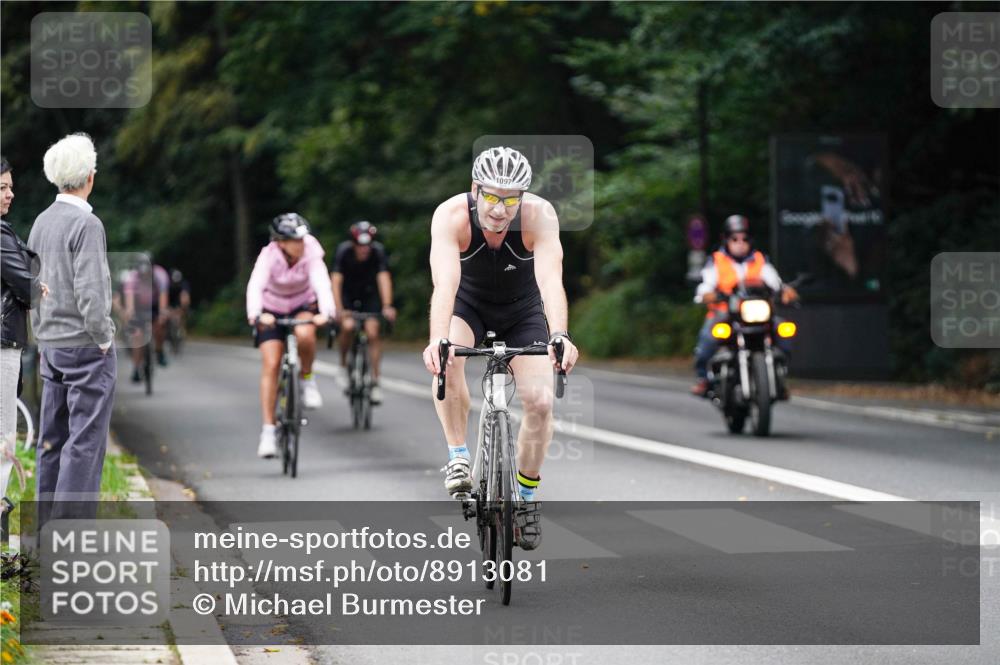 14.09.2025 - Stadtparktriathlon Michael Burmester http://msf.ph/oto/8913081 14.09.2025 11:51:11 Radfahren 962, 974, 1097, 1101 meine-sportfotos.de