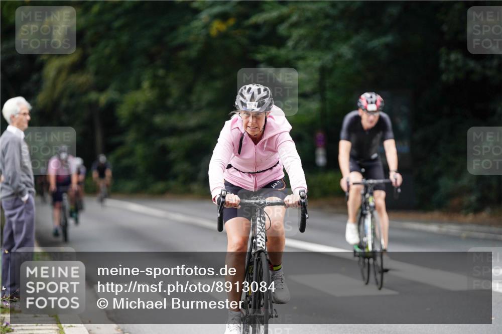 14.09.2025 - Stadtparktriathlon Michael Burmester http://msf.ph/oto/8913084 14.09.2025 11:51:14 Radfahren 962, 974, 976, 1083, 1097, 1101 meine-sportfotos.de