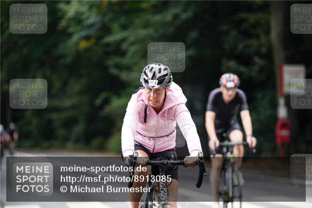 14.09.2025 - Stadtparktriathlon Michael Burmester http://msf.ph/oto/8913085 14.09.2025 11:51:14 Radfahren 962, 974, 976, 1083, 1097, 1101 meine-sportfotos.de